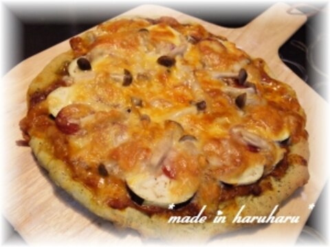 トマトソースが合いますよぉ・・・バジル風味のピザ☆